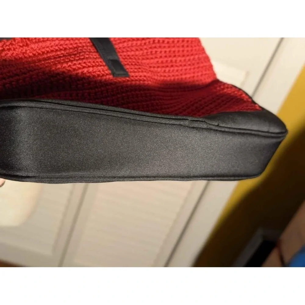 Vintage Style Red Textured Shoulder Bag Black Satin Trim Buckle‎